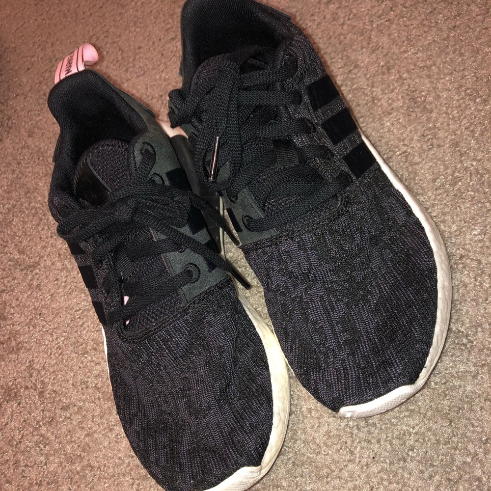 Black Women’s Adidas Shoes Nmd r1 size 6